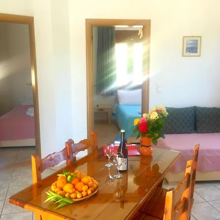 Kastro Aparthotel 3*