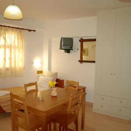 Kastro Aparthotel Myrtos