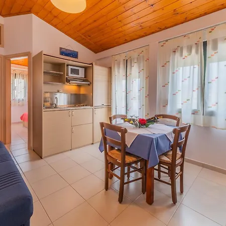 Aparthotel Kastro