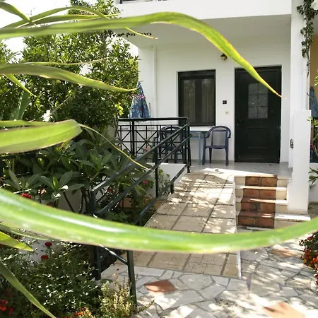 Kastro Aparthotel Myrtos
