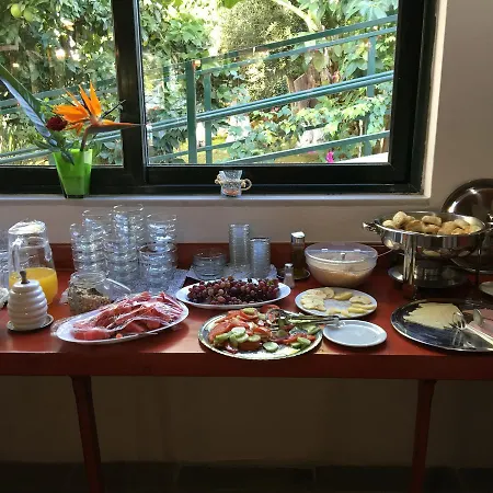 Kastro Aparthotel 3*