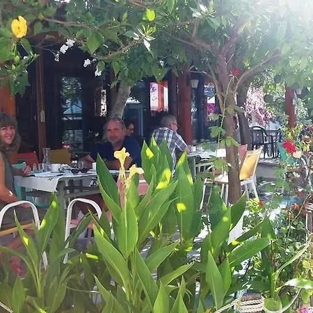 Aparthotel Kastro 3*