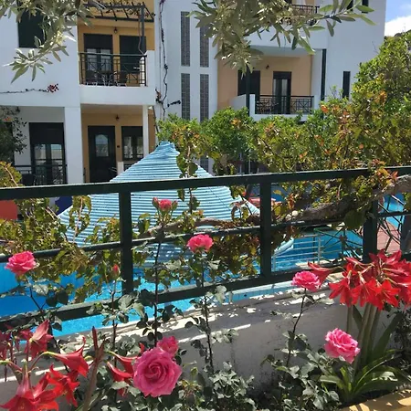 Kastro Aparthotel 3*